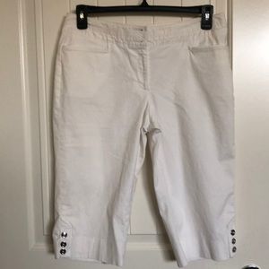 Lady’s white Capris